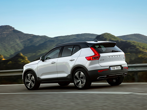 "فولفو XC60" تفوز بلقب سيارة العام 2018 في الشرق الأوسط